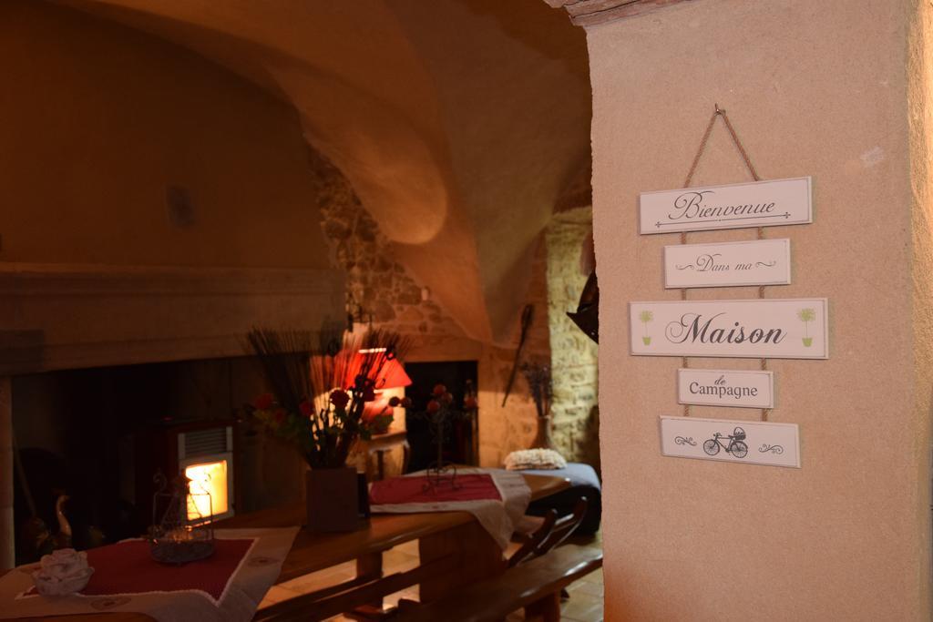 Chateau Des Aiguilles Saint-Rémy-de-Chargnat Eksteriør bilde