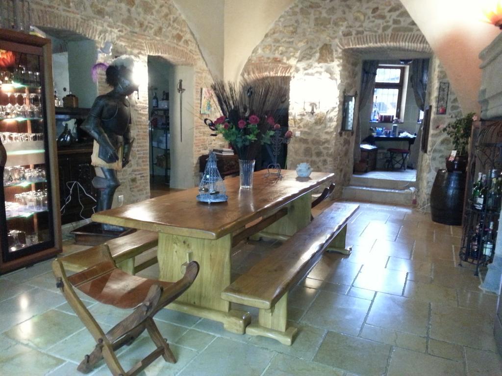 Chateau Des Aiguilles Saint-Rémy-de-Chargnat Eksteriør bilde